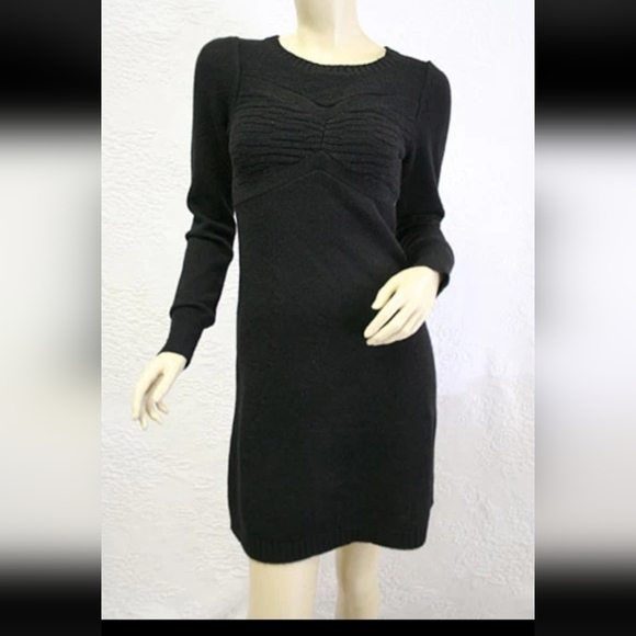 BCBGMaxAzria Dresses & Skirts - BCBGMaxAzria Lamb's Wool Black Long Sleeve Knit Dress